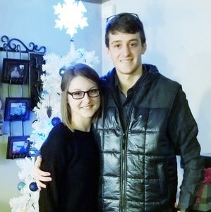 Meet your Posher, DeeWaina